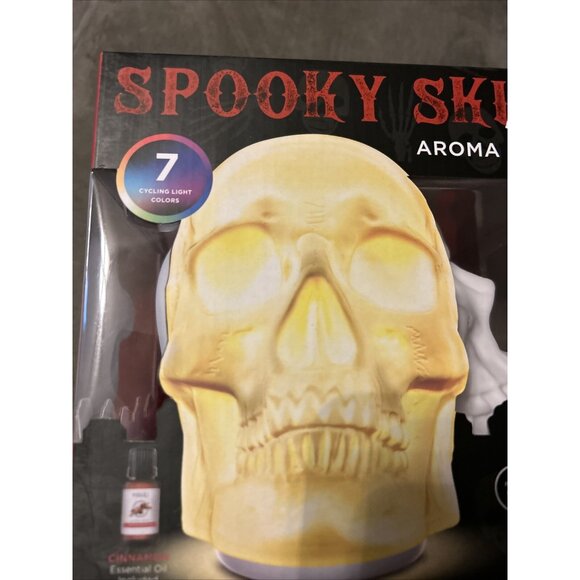 Mahli White Spooky Skull Aroma Diffuser Festive Fan Essential W/ Cinnamon Oil - Picture 2 of 13